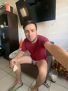 Snapshot of Alexitho25 chatting on December 2025 07:41:01 PM Alexitho25 online show from December 2025 07:41:01 PM