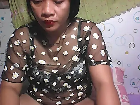 Snapshot of HottyElle chatting on June 2026 02:38:01 PM HottyElle online show from June 2026 02:38:01 PM