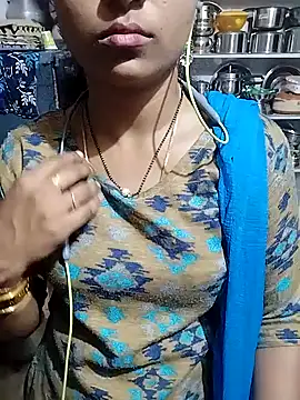 Snapshot of Varsha21 chatting on September 2025 12:33:02 AM Varsha21 online show from September 2025 12:33:02 AM