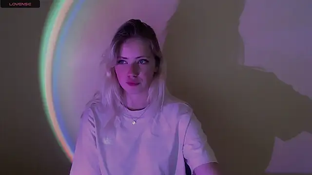 Snapshot of AliceHotty_ chatting on September 2025 12:52:01 PM AliceHotty online show from September 2025 12:52:01 PM