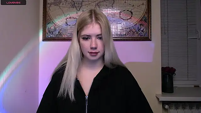 Snapshot of AliceHotty_ chatting on November 2025 07:42:02 AM AliceHotty online show from November 2025 07:42:02 AM