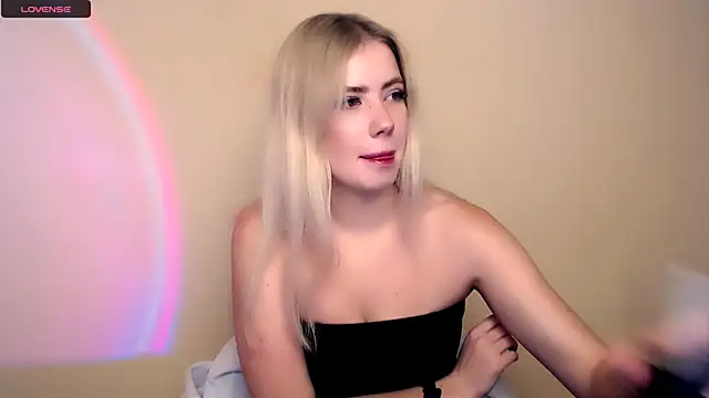 Snapshot of AliceHotty_ chatting on November 2025 09:20:02 AM AliceHotty online show from November 2025 09:20:02 AM