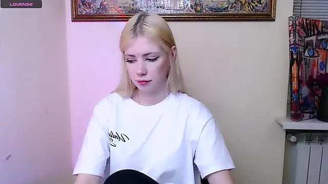 Snapshot of AliceHotty_ chatting on February 2026 09:19:02 AM AliceHotty online show from February 2026 09:19:02 AM