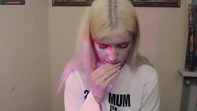 Snapshot of AliceHotty_ chatting on March 2026 08:31:01 AM AliceHotty online show from March 2026 08:31:01 AM