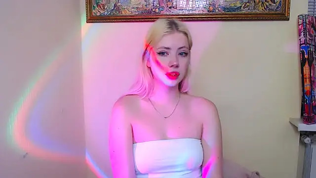 Snapshot of AliceHotty_ chatting on April 2026 08:14:01 AM AliceHotty online show from April 2026 08:14:01 AM