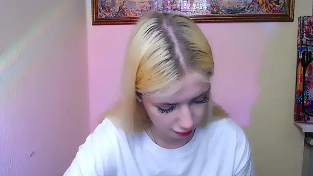 Snapshot of AliceHotty_ chatting on April 2026 09:48:02 AM AliceHotty online show from April 2026 09:48:02 AM