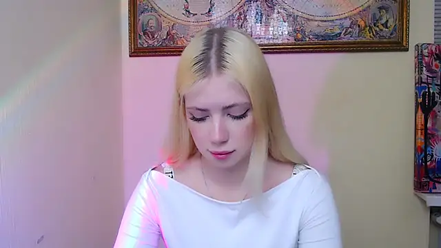 Snapshot of AliceHotty_ chatting on April 2026 07:25:02 AM AliceHotty online show from April 2026 07:25:02 AM