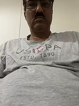 moonflower25 online show from October 2025 04:34:02 AM