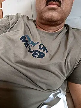 moonflower25 online show from December 2025 03:49:02 AM