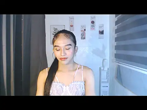 LauraSoHot online show from September 2025 01:44:02 PM