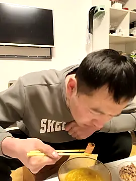 huanhuanaaaaa online show from December 2025 05:17:01 PM