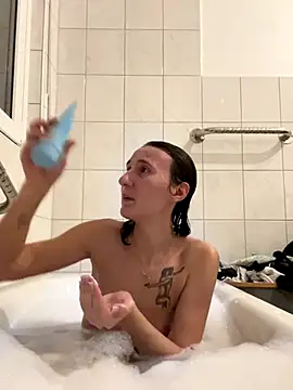 Emilia Mausi online show from October 2025 07:03:02 PM