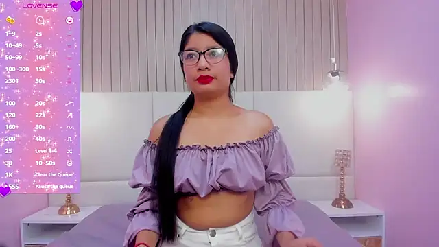 Snapshot of MelanyWayne_ chatting on June 2026 11:42:02 AM MelanyWayne online show from June 2026 11:42:02 AM