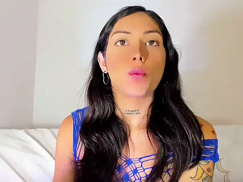 Megan Gil  online show from October 2025 01:45:02 PM