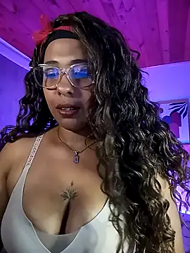 IVONNE COLLINS33 online show from March 2026 11:44:01 PM