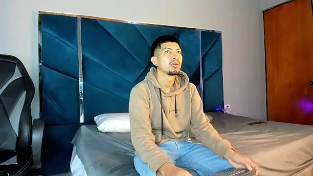 AxelAndJeremy online show from November 2025 02:44:02 AM