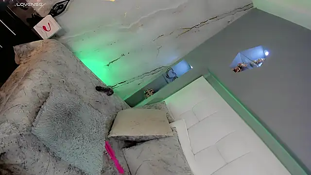 Ariia-janee online show from March 2026 07:15:01 AM