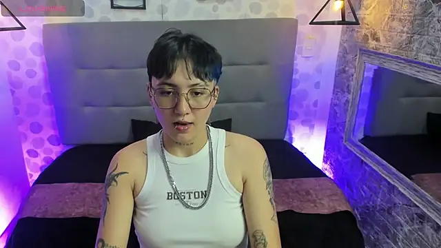 Snapshot of emahills__axelrose chatting on September 2025 11:08:01 PM emahills axelrose online show from September 2025 11:08:01 PM
