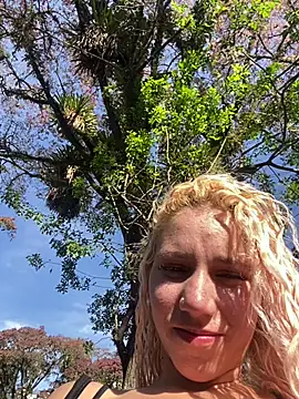 Bruna551 online show from October 2025 06:40:01 PM