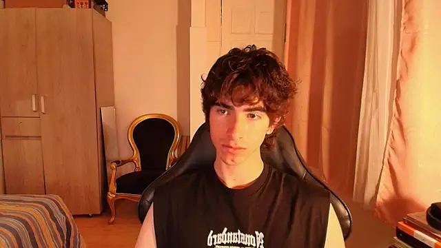 Nude Boy18 online show from September 2025 03:20:01 AM