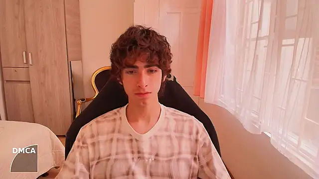 Nude Boy18 online show from September 2025 09:42:01 PM