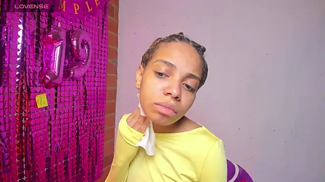 Snapshot of yumi_hanna chatting on September 2025 11:49:02 PM yumi hanna online show from September 2025 11:49:02 PM