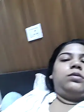 Snapshot of pari_hotty chatting on October 2025 08:37:01 AM pari hotty online show from October 2025 08:37:01 AM