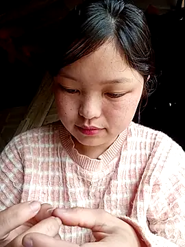 XoiXoi232 online show from April 2026 02:01:01 AM