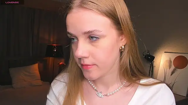 OdellaFrake online show from September 2025 08:09:02 PM