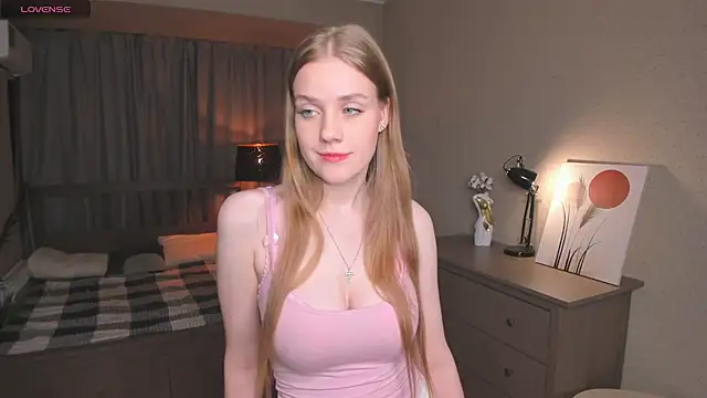 OdellaFrake online show from September 2025 08:32:02 PM