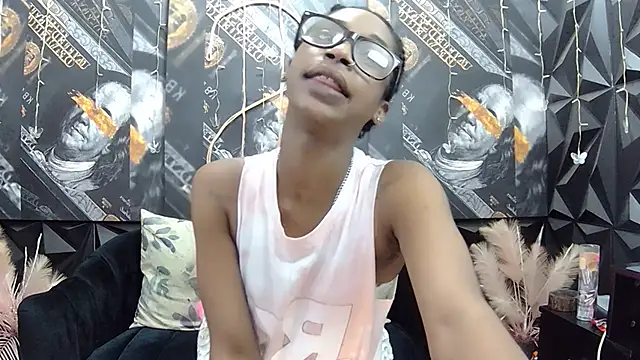 Snapshot of Lilmisbaddyxxx chatting on October 2025 06:05:01 PM Lilmisbaddyxxx online show from October 2025 06:05:01 PM