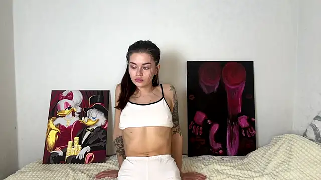 Petal Couple online show from November 2025 09:45:01 AM