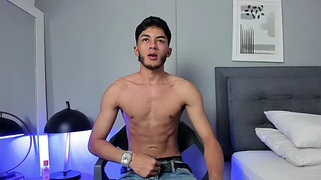 Tylerffoxx online show from March 2026 08:48:01 PM