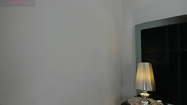 CarolineLee  online show from February 2026 10:38:01 PM