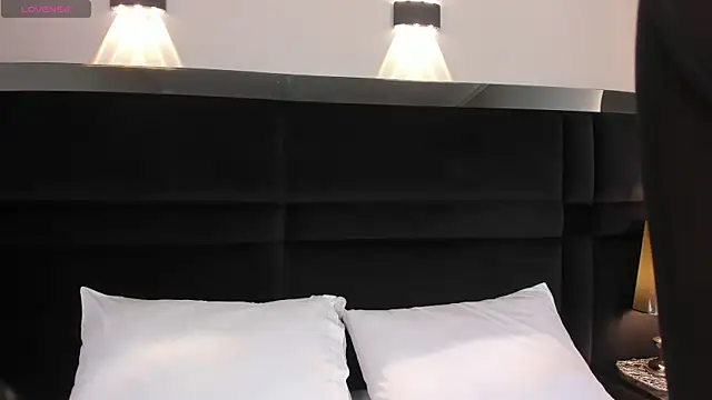 Snapshot of CarolineLee_ chatting on April 2026 10:38:01 PM CarolineLee online show from April 2026 10:38:01 PM