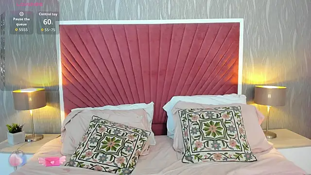 ValentiinaCruz online show from September 2025 10:31:02 PM