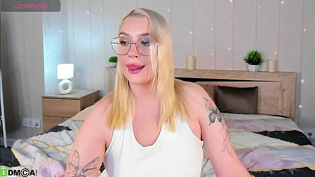 Vickie Nelsson online show from October 2025 09:10:01 AM