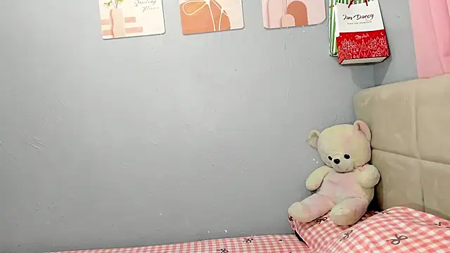 Snapshot of Anne_the_virgin chatting on November 2025 03:39:01 AM Anne the virgin online show from November 2025 03:39:01 AM