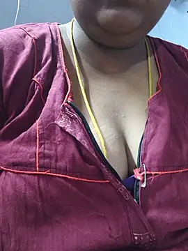 Snapshot of TAMIL_ELAKKIYA chatting on June 2026 12:32:02 AM TAMIL ELAKKIYA online show from June 2026 12:32:02 AM