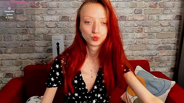 Snapshot of Daria_J chatting on September 2025 04:12:02 AM Daria J online show from September 2025 04:12:02 AM