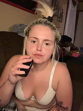 JuicyExxxperience online show from April 2026 07:07:02 PM