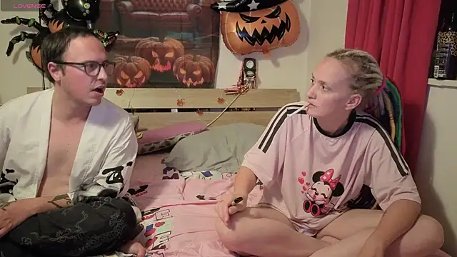 lisa yummi online show from October 2025 09:14:02 PM