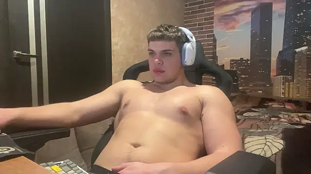 MusclePhantom online show from January 2026 09:53:02 PM