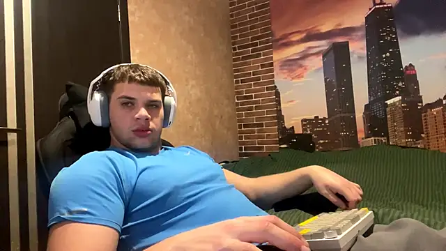 MusclePhantom online show from February 2026 10:32:02 PM