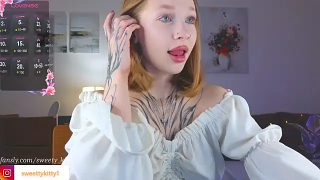 sweettykitty online show from October 2025 11:40:01 AM