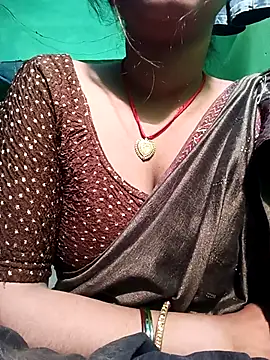 Snapshot of Cutwer chatting on November 2025 06:01:01 PM Cutwer online show from November 2025 06:01:01 PM