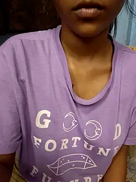 Snapshot of Ema-01 chatting on September 2025 05:16:02 PM Ema-01 online show from September 2025 05:16:02 PM