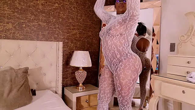 kaylie mitchel online show from November 2025 11:05:01 PM