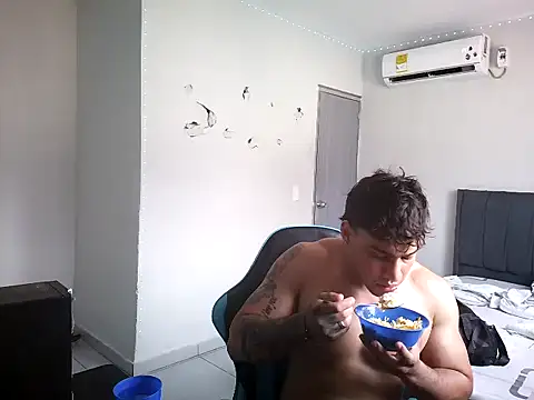 Snapshot of latin_party007 chatting on April 2026 07:04:02 PM latin party007 online show from April 2026 07:04:02 PM