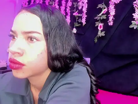 Nanis James online show from February 2026 02:53:02 AM